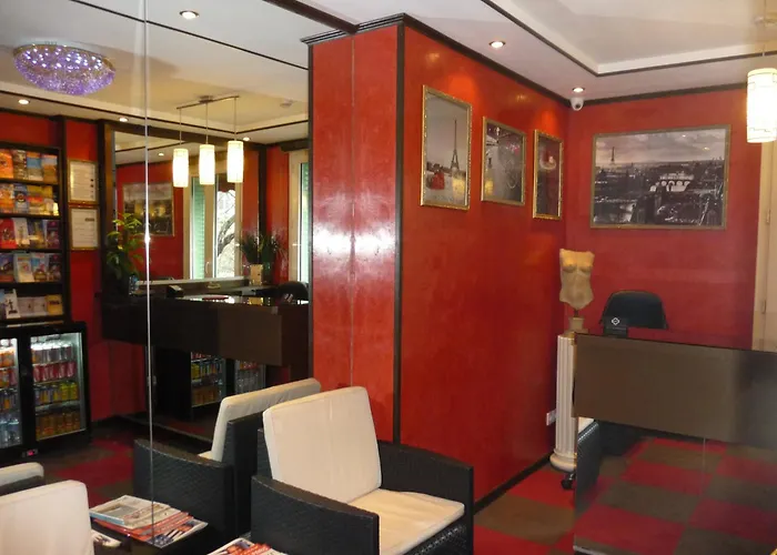 Hotel Des Buttes Chaumont Paris